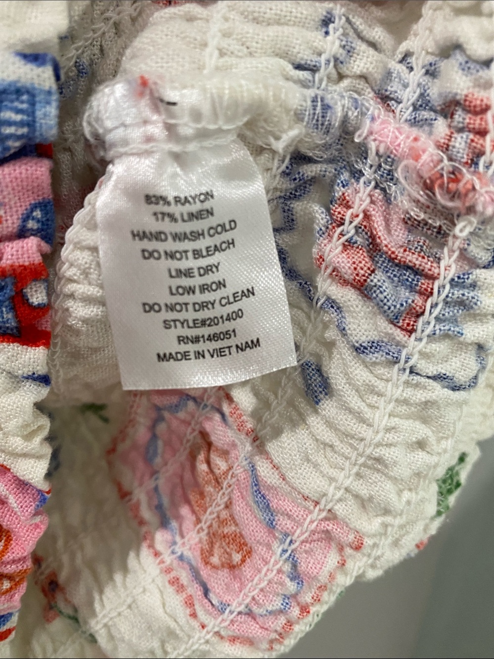 Monteau White Smocked Puff-Sleeve Crop Top with Multi Print   sz M 🌸🌴 - Picture 3 of 4